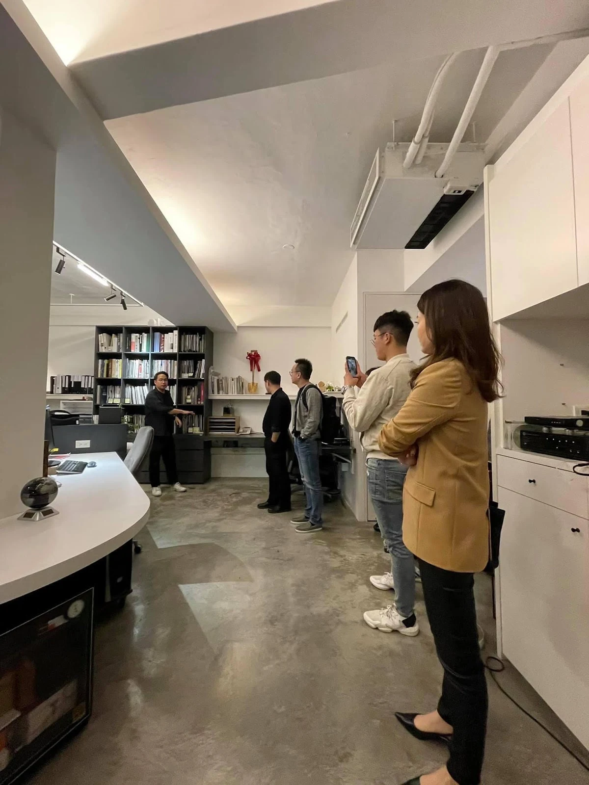 協會夥伴參訪工作室並交流