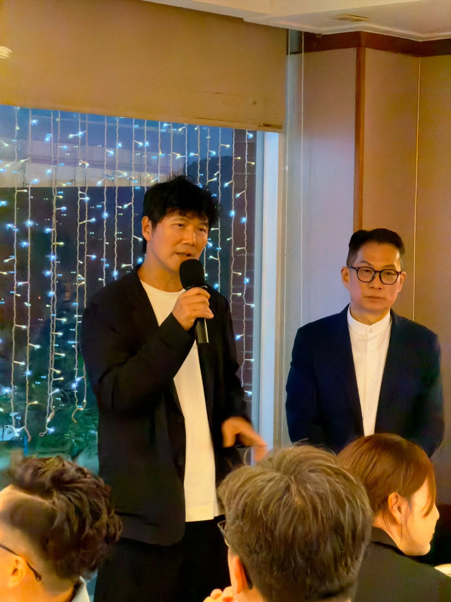 協會代表在晚間理監事會向與會夥伴致詞